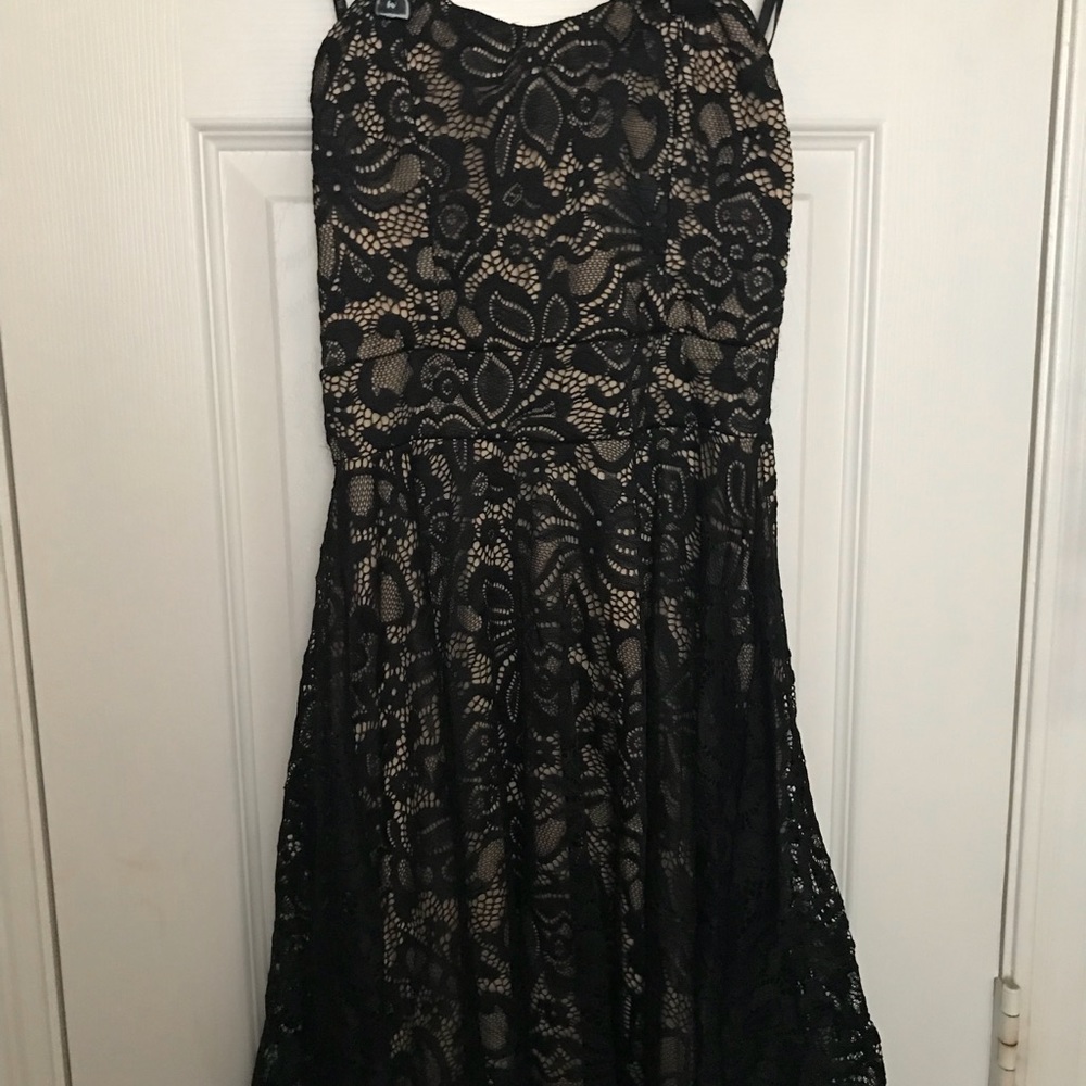 Dress - Picture 4 of 4
